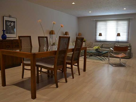 4th image of 332 Clavale Dr