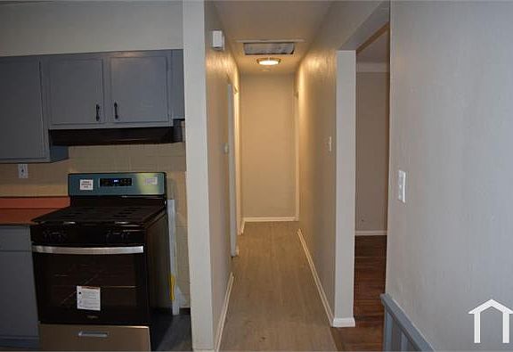 4th image of 10201 Lynncrest Ct