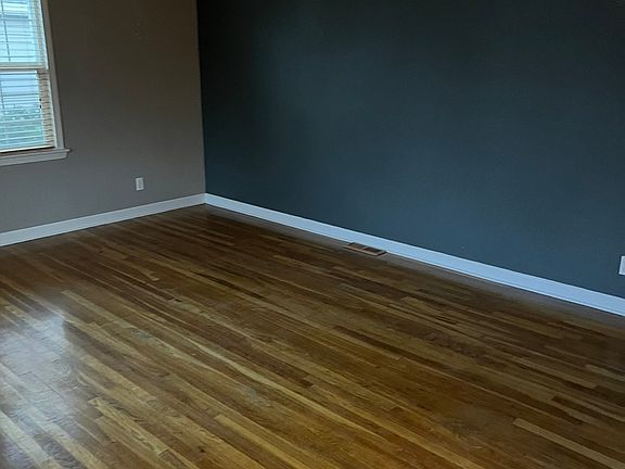 5th image of 318 E Rich Ave