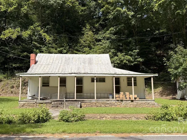 851 Lower Shut In Rd, Hot Springs, NC 28743