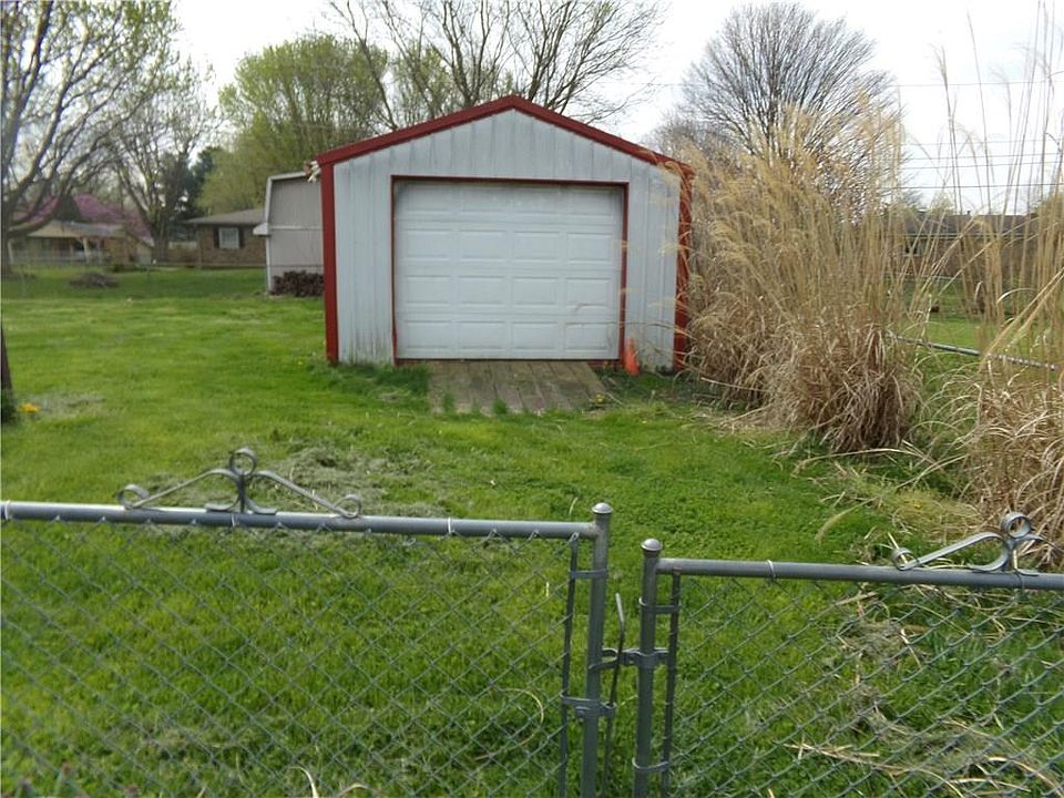 2nd image of 1815 Liberty Church Rd