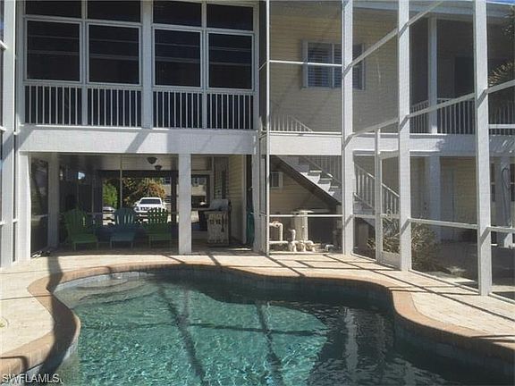 4th image of 3741 Emerald Ave