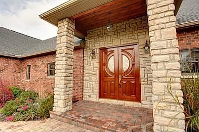4th image of 352 Skyland Dr