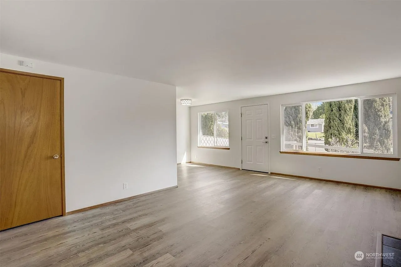 3 bed, 1450 sqft, $2,880 — Photo 4