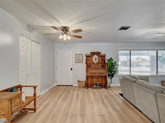 3rd image of 3765 Berkeley St