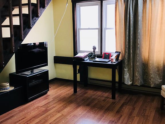 4th image of 3886 Delaware Ave APT 4