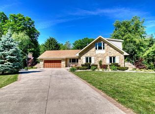 5686 Forest Ridge Dr, Plainfield, IN 46168