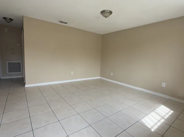 4253 Moncrief Rd W #2, Jacksonville, FL 32209