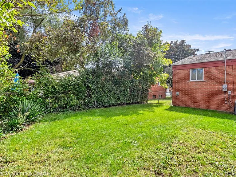 32624 Windsor St — Photo 24