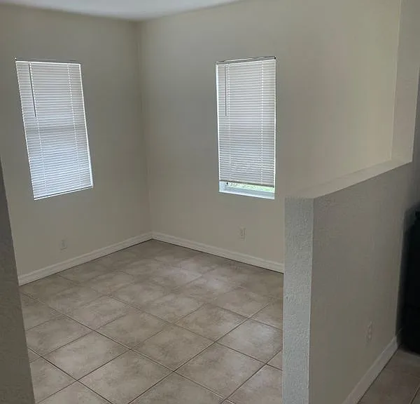 6712 S Himes Ave — Photo 4