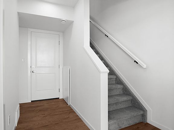 2nd image of 3 Edgewater Close
