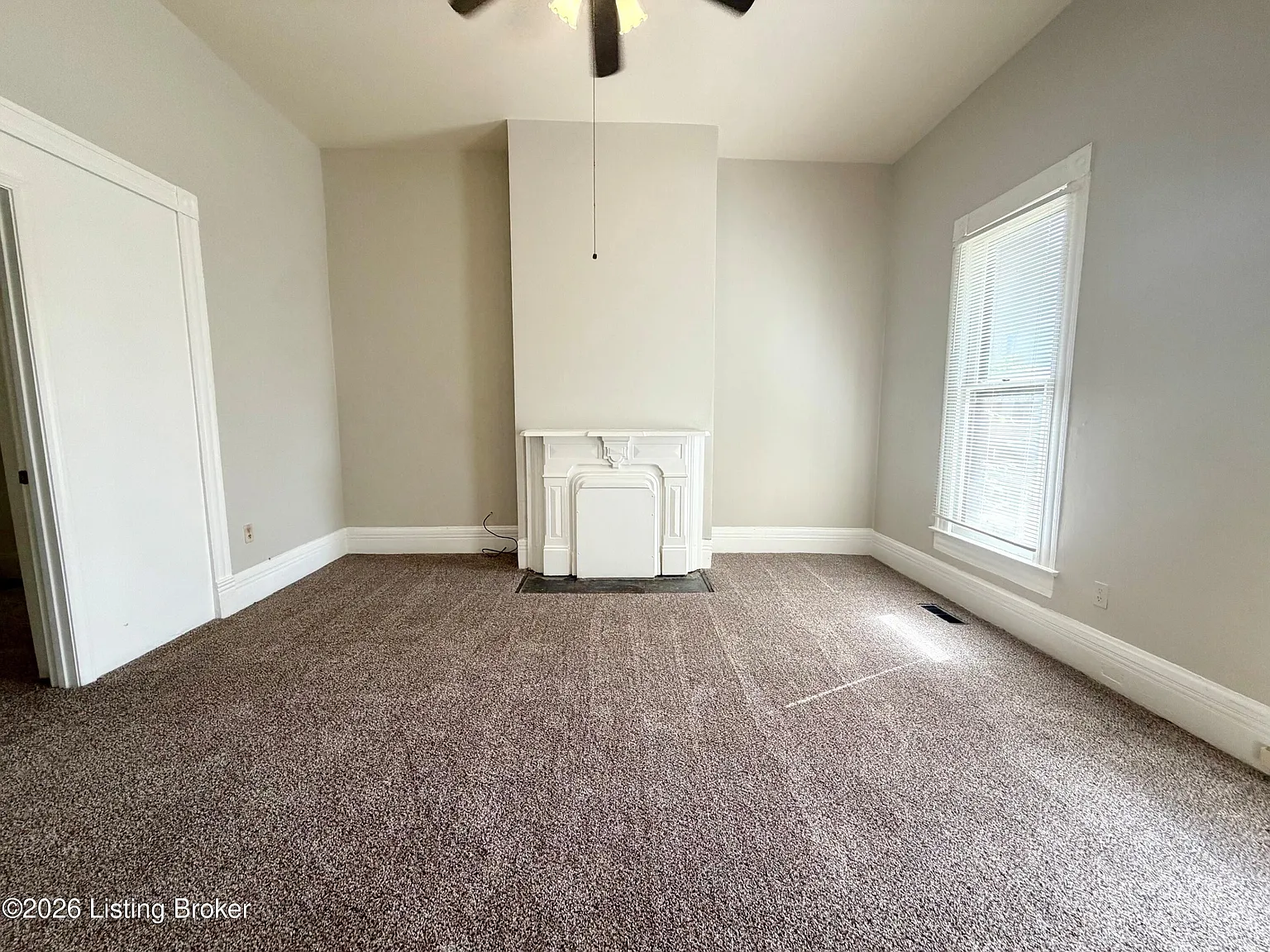 1 bed, 1.0 bath, 650 sqft, $850 — Photo 2