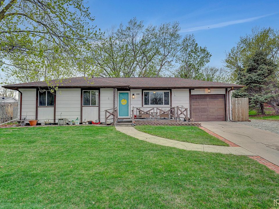 1st image of 311 Clair Ln