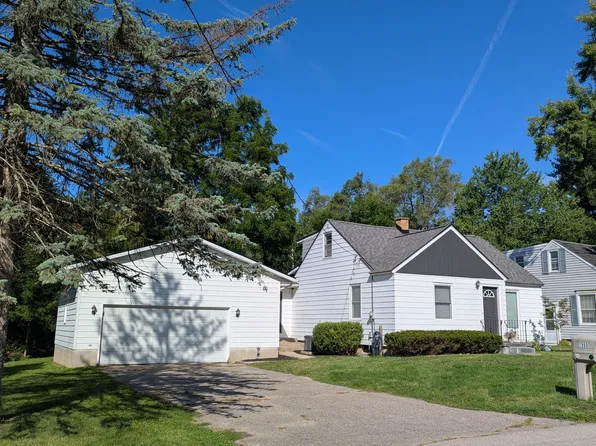 1355 Hillcrest Ave NW, Grand Rapids, MI 49504