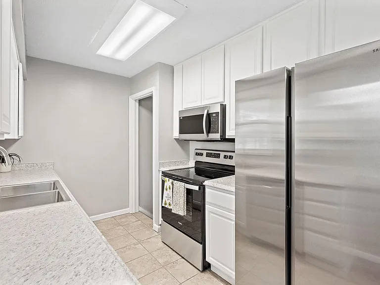 110 S Bromfield Rd — Photo 10