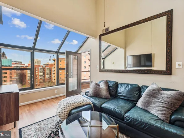 1029 N Stuart St APT 712, Arlington, VA 22201