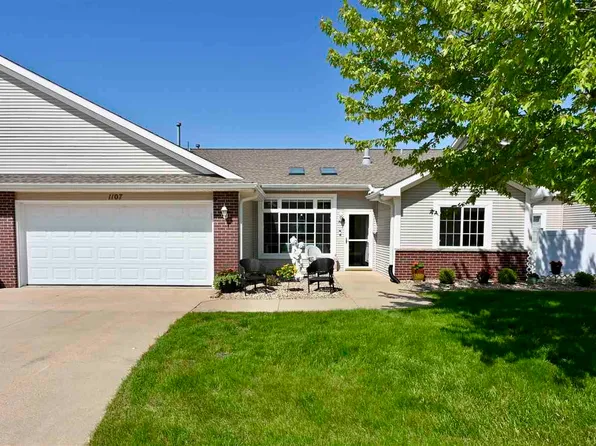 1107 74th St NE, Cedar Rapids, IA 52402