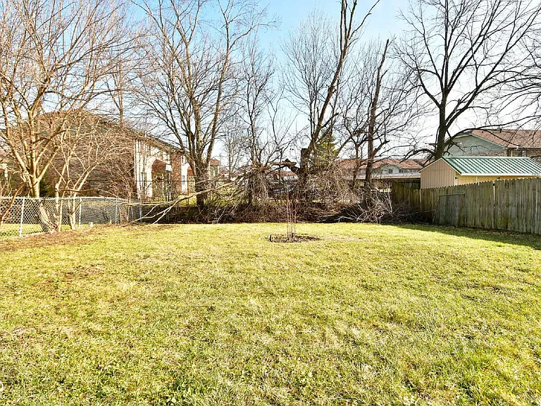 1431 Sanner Dr — Photo 48
