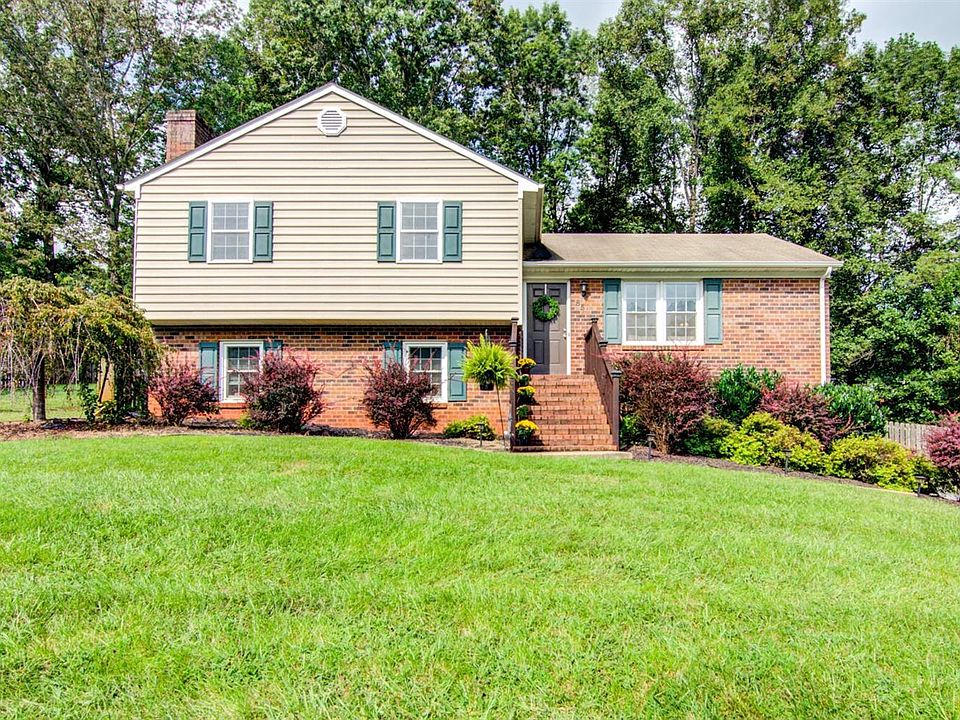 1st image of 85 Laurel Ln