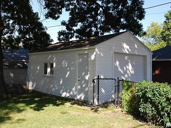 2nd image of 2205 W Ayres Ave