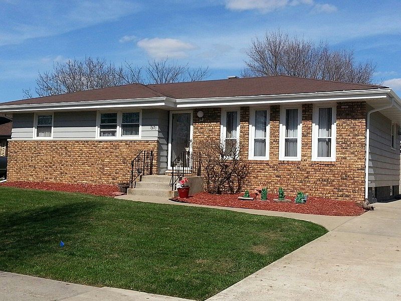 1st image of 2321 Hickory Dr