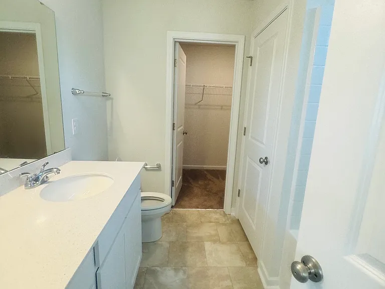 121 Kings Parish Ct — Photo 9