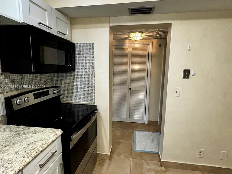 215 SE 3rd Ave #203A — Photo 3