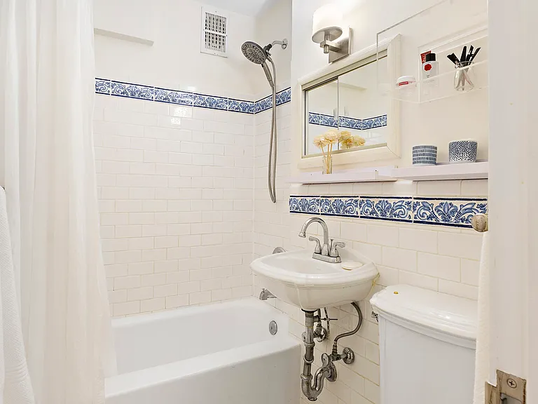 420 E 64th St #3E — Photo 12