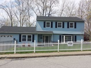 19 Crescent Dr, Beacon, NY