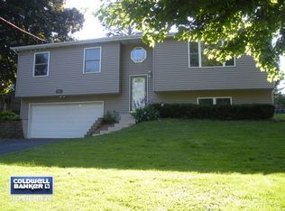 205 S Sheridan Rd, Lakemoor, IL 60051