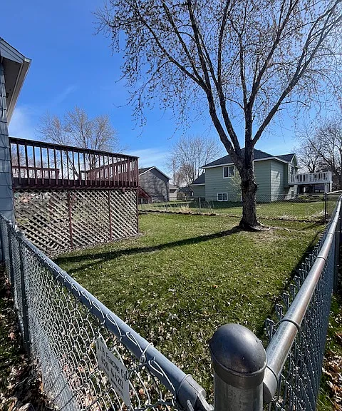 10918 Kentucky Ave N — Photo 2