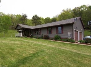 623 Red Hill School Rd, Mineral Wells, WV 26150