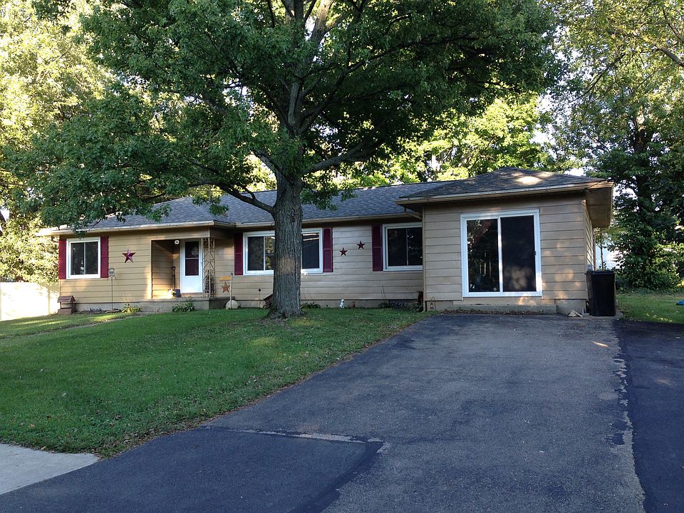 1st image of 30 Park Dr