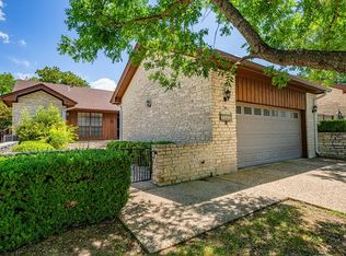 2106B W Lane Dr, Kerrville, TX 78028