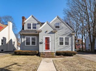 12 Forest St, Attleboro, MA 02703