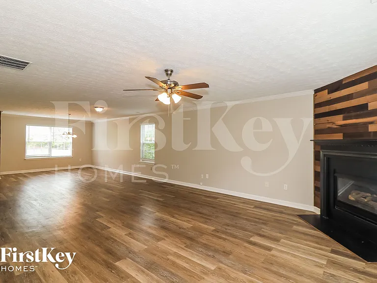 8335 River Hill Commons Dr — Photo 3