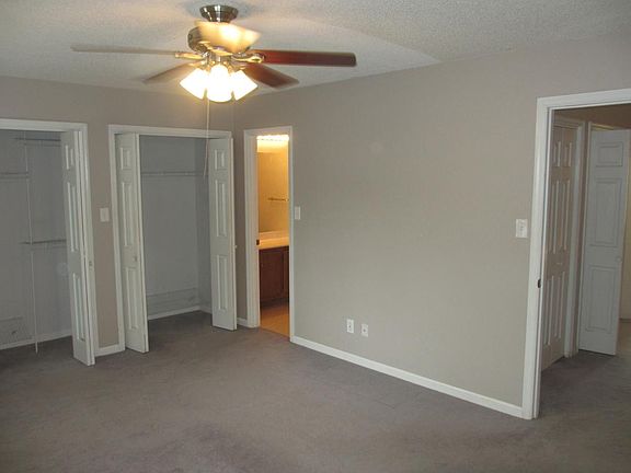 3rd image of 10407 Ravenbrook Ln