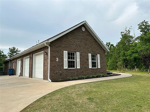 3rd image of 3 Iona Cir