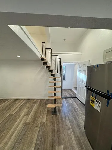 32 Bridge St Photo 1