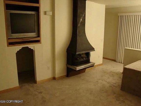 2nd image of 943 E 12th Ave APT 1