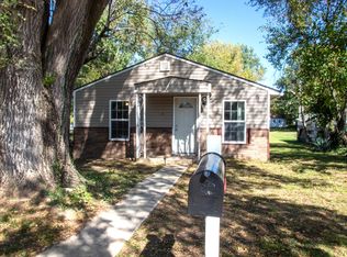 133 W Delta St, Aurora, MO 65605
