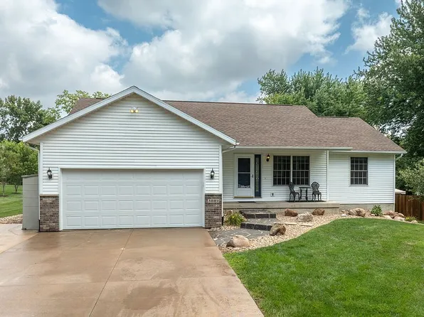 3801 Meadowknolls Rd, Marion, IA 52302