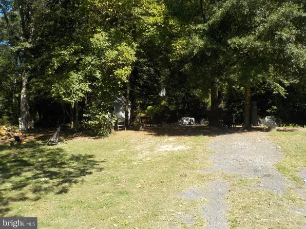 6015 Princess Garden Pkwy, Lanham, MD 20706
