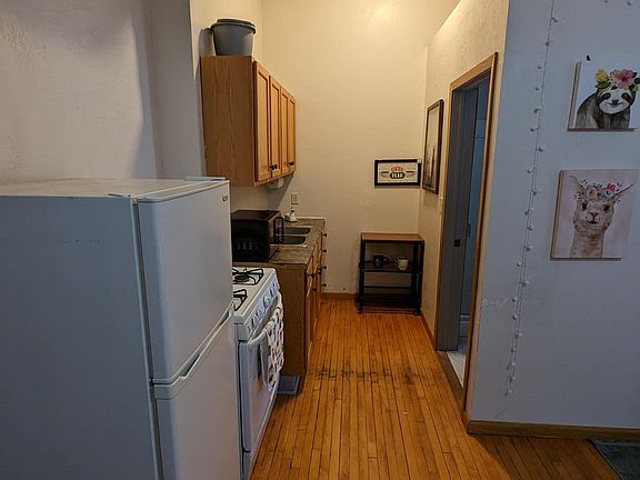 3rd image of 524 Jefferson St #11004663