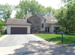 8 Libes Ln, Centereach, NY 11720