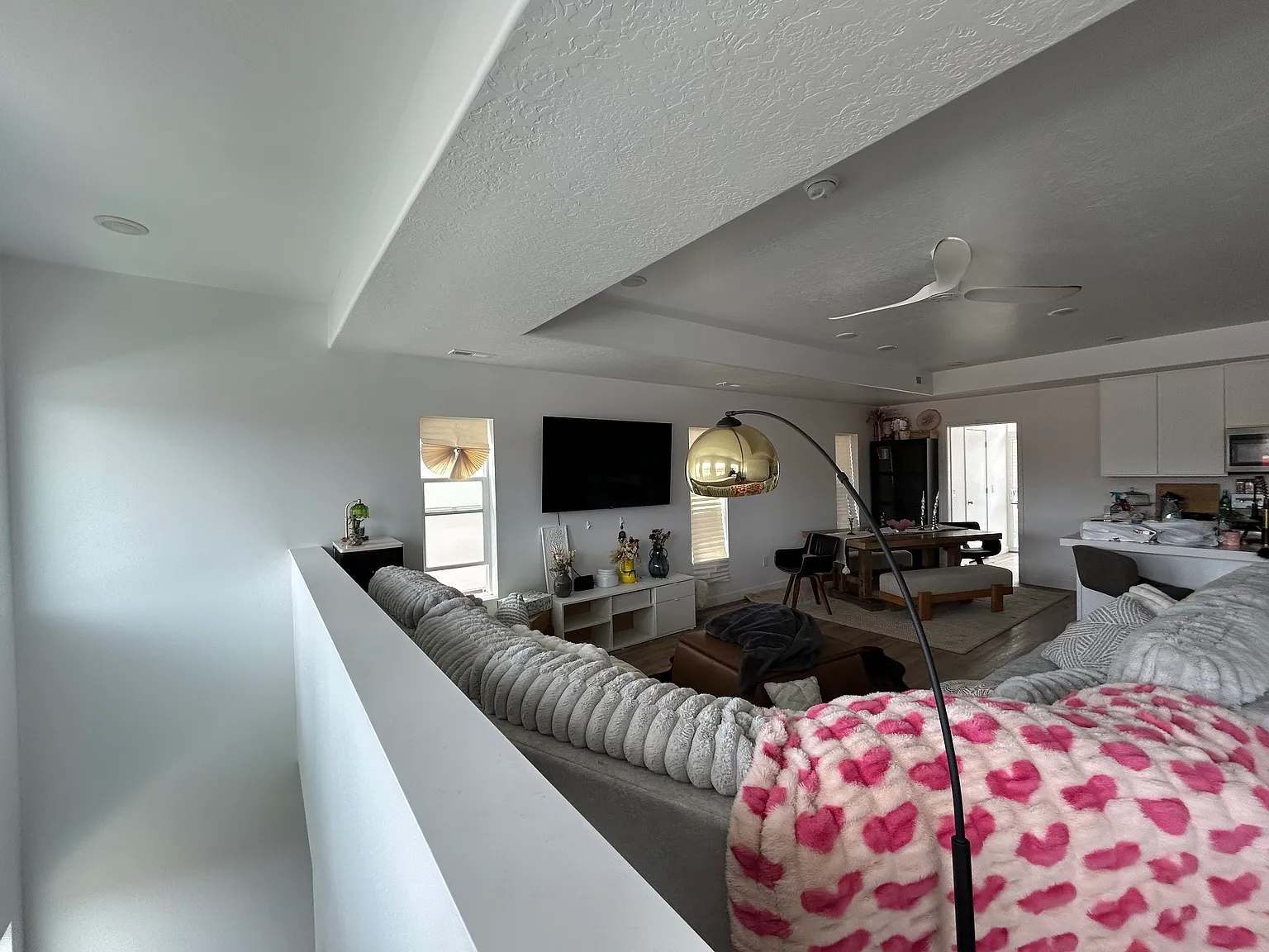 4 bed, 2.5 bath, 2300 sqft, $800 — Photo 4
