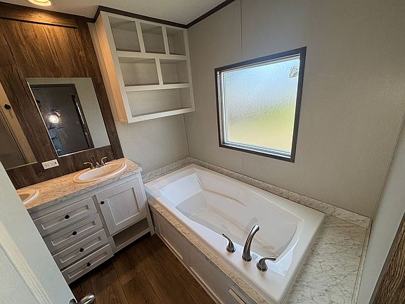 3rd image of 5003 Saddle Ridge Dr Trailer 48