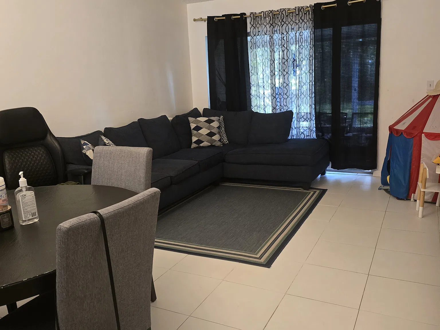 2 bed, 954 sqft, $1,700 — Photo 2
