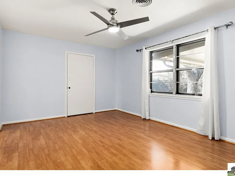 204 Oak St — Photo 56