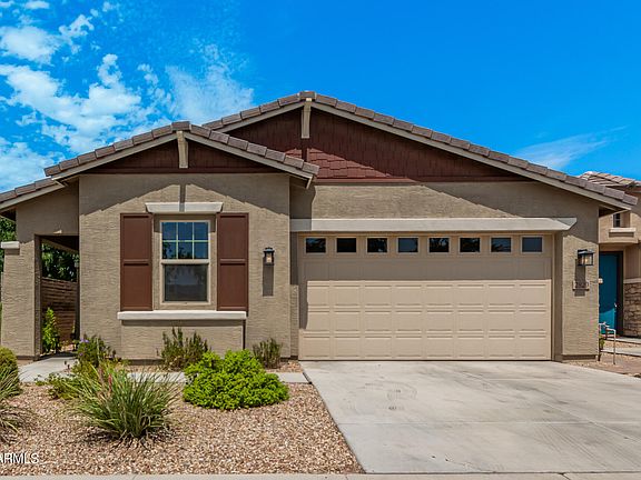 2nd image of 2820 E WAYLAND Drive